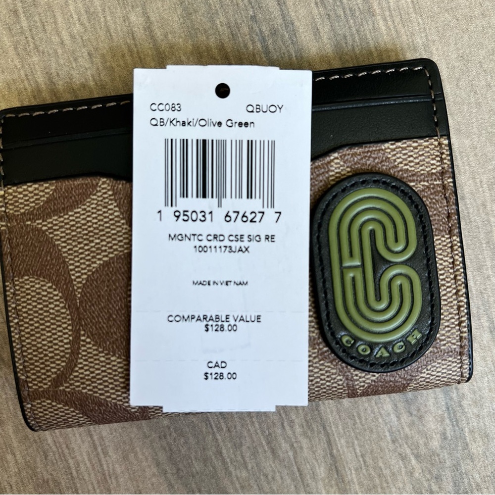 Coach Magnetic Card Case In Signature Canvas With Coach Patch - Picture 8 of 8